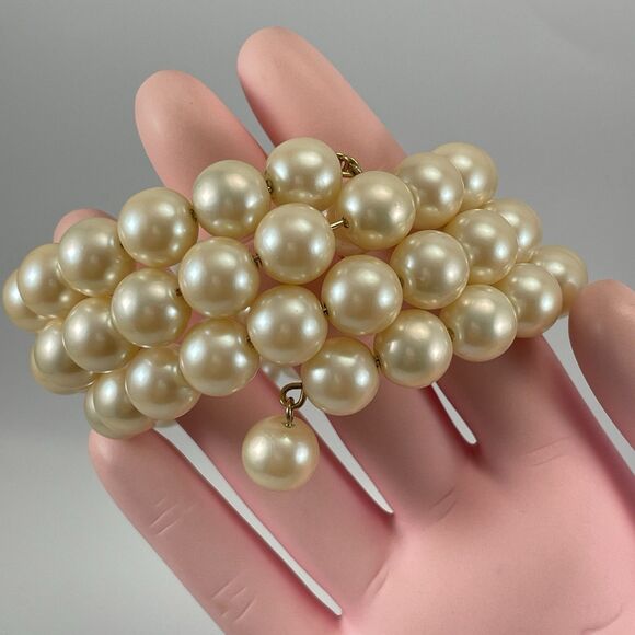 Monet Cream Glass Pearl Memory Wire Boho Bracelet Statement Elegant Classic - Picture 6 of 6